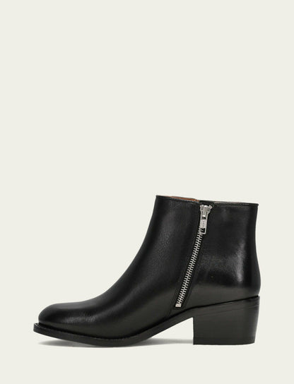 FRYE Women's Black Carson 2 Piping Booties