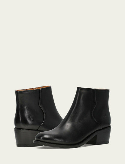FRYE Women's Black Carson 2 Piping Booties
