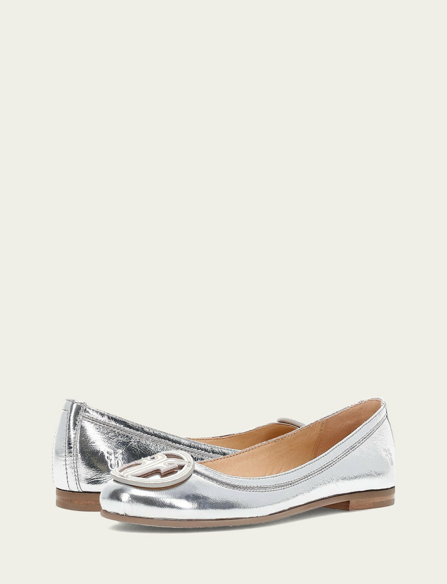 FRYE Women's Silver Carson Logo Ballet Flats