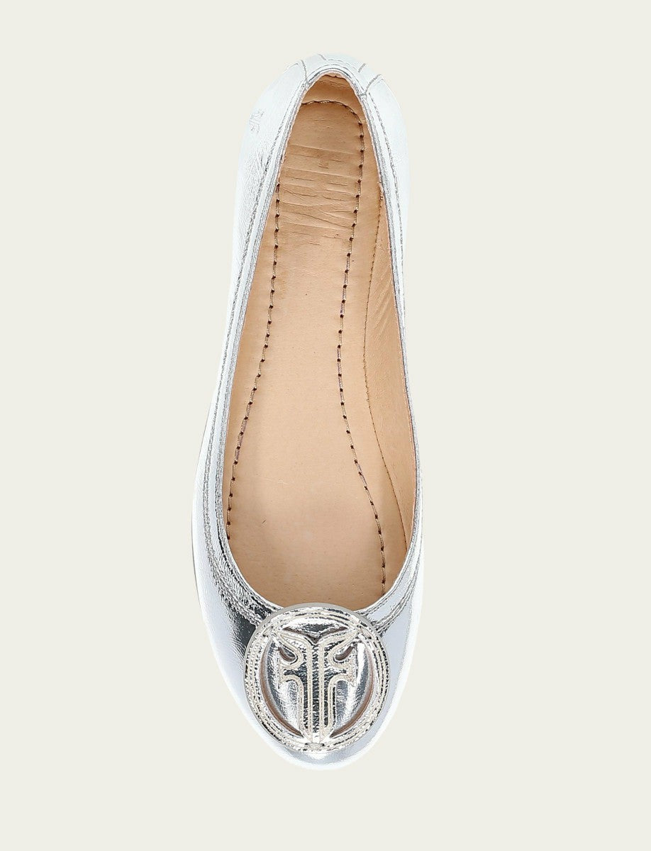 FRYE Women's Silver Carson Logo Ballet Flats