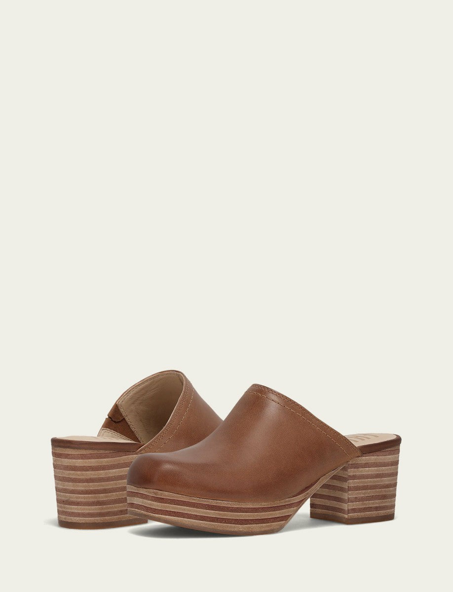 FRYE Women's Saddle Leather Campus Clogs