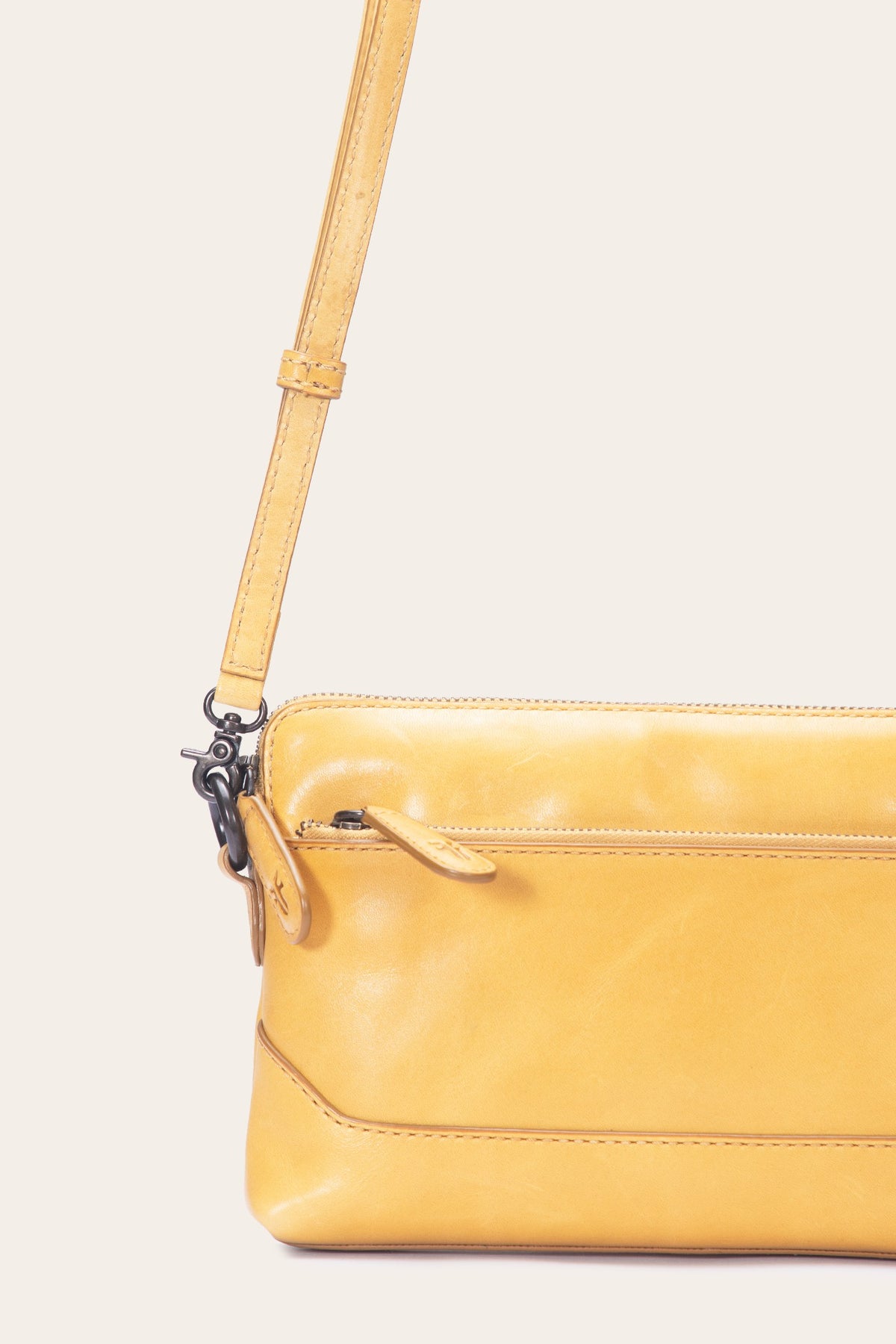 FRYE Women's Melissa Wristlet Crossbody Bag