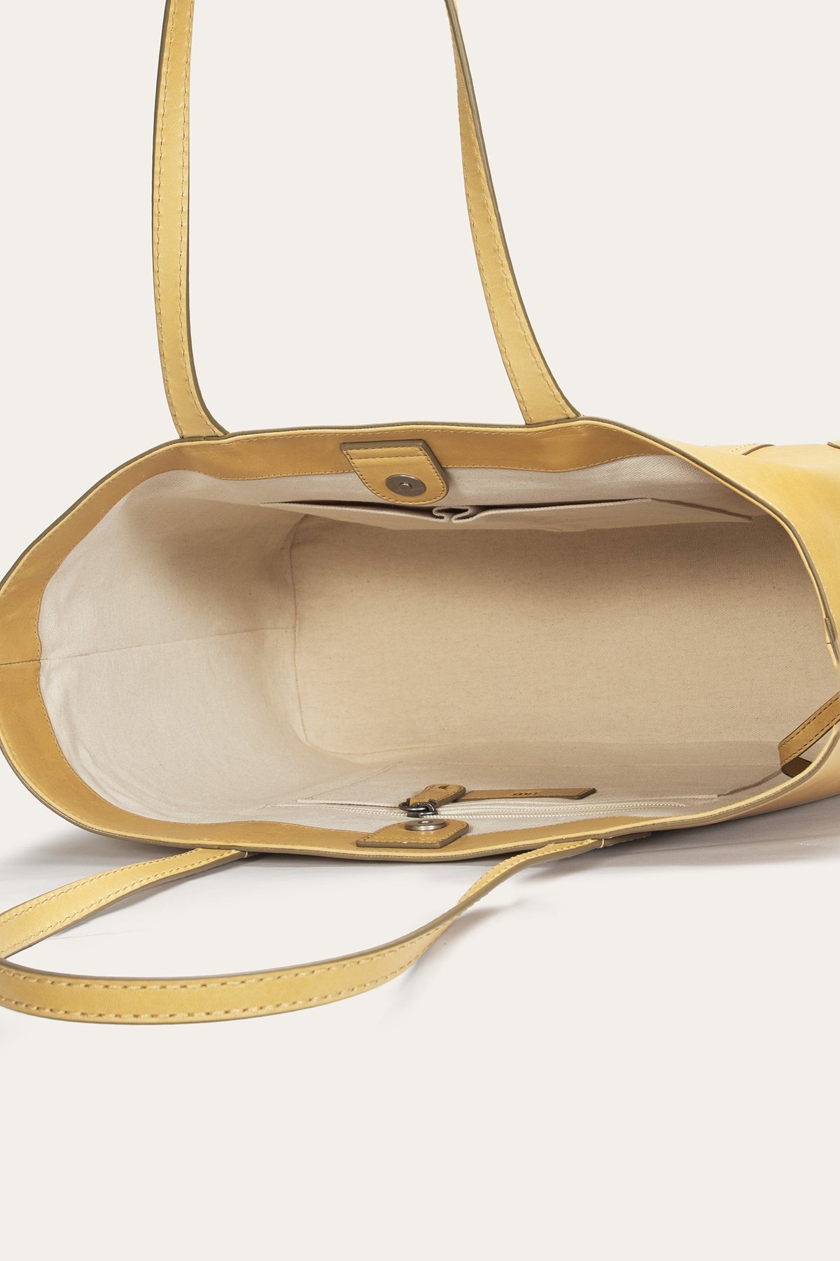 FRYE Women's Ripen Banana Melissa Shopper
