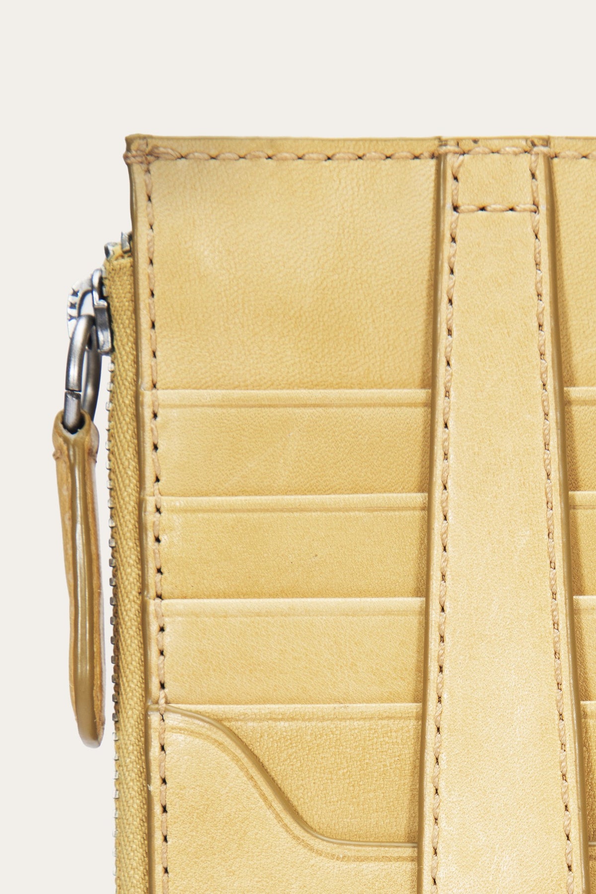 FRYE Women's Banana Melissa Snap Card Wallet