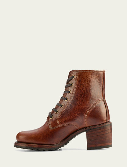 FRYE Women's Cognac Sabrina 6G Lace Up Booties