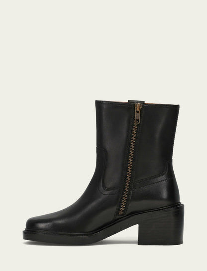 FRYE Women's Black Kate Short Inside Zip Boot