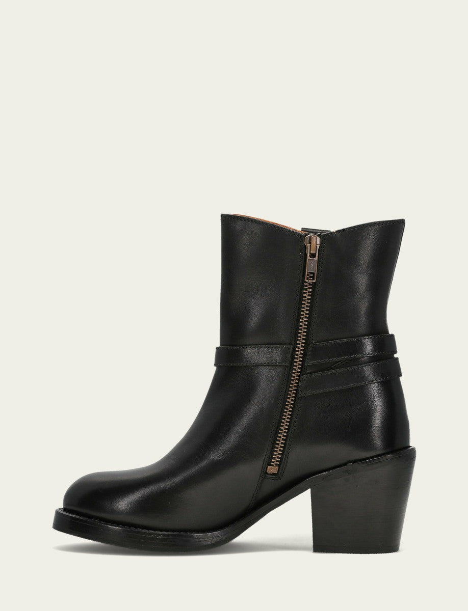 FRYE Women's Black Rylee Belted Inside Zip Boot