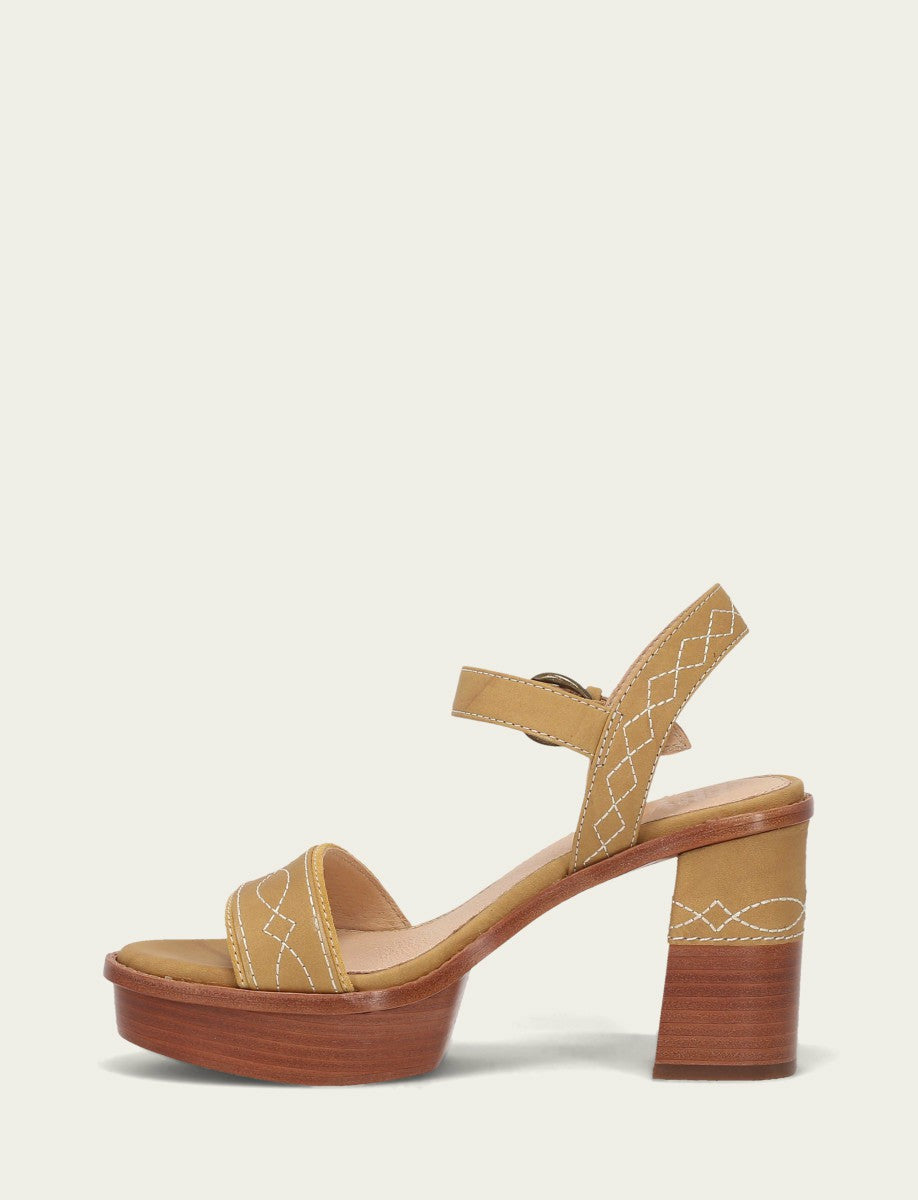 FRYE Women’s Banana Pipa Woodstock Sandals